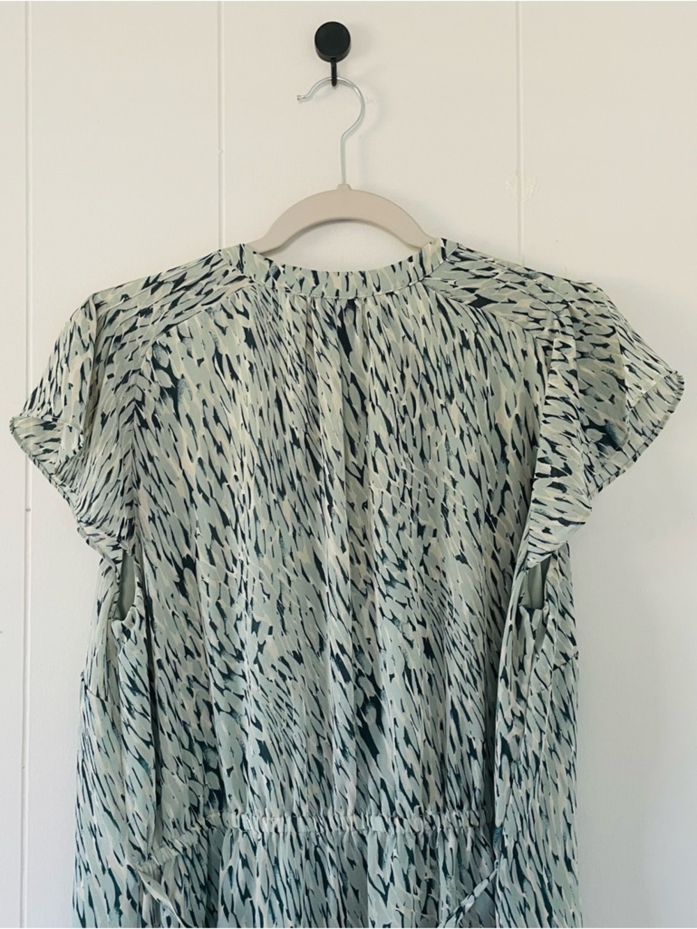 H&M Pale Green Printed V-Neck Midi Dress - Picture 7 of 11